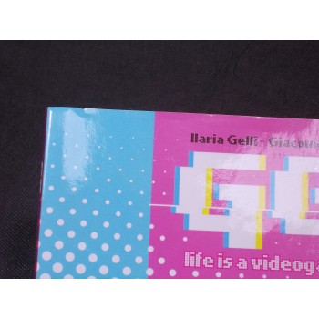 GG LIFE IS A VIDEOGAME di I. Gelli e G. Masi Tatai Lab 2018 Copia firmata N. 390